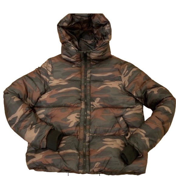 American Eagle Camo puffed Jacket Size Small - Picture 1 of 5